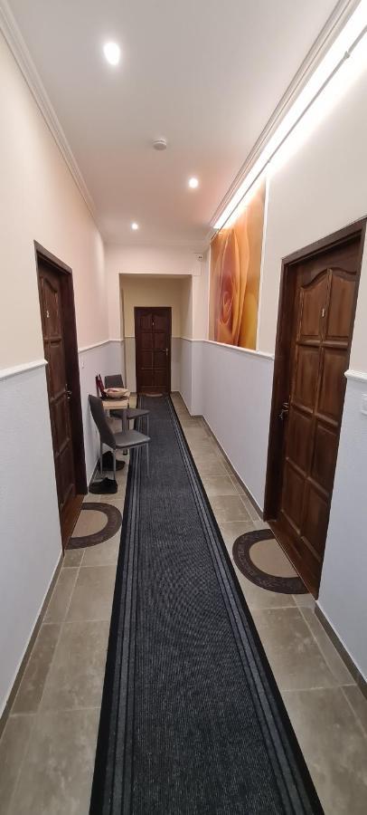 סגד Rozsa Apartmanhaz מראה חיצוני תמונה
