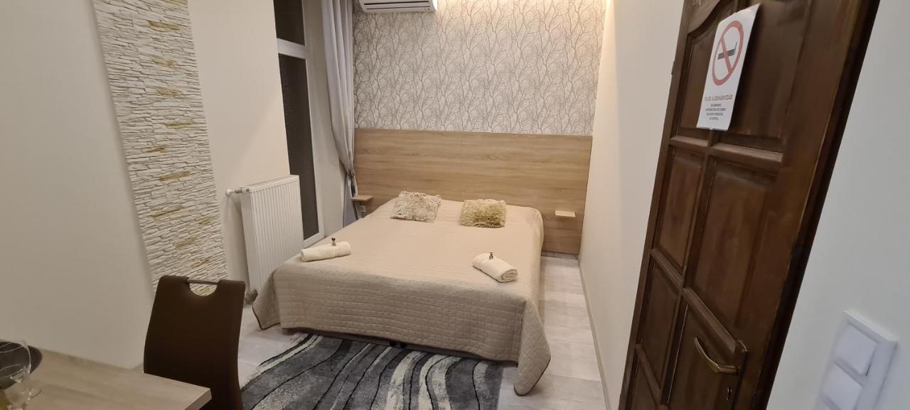סגד Rozsa Apartmanhaz מראה חיצוני תמונה